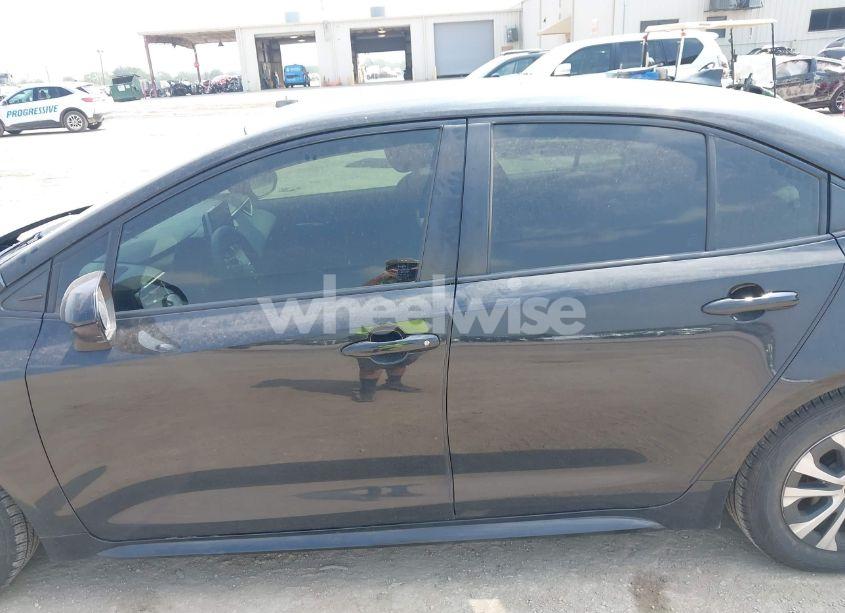 Photo 14 of 2020 Toyota Corolla HYBRID LE (VIN JTDEBRBE4LJ024099)