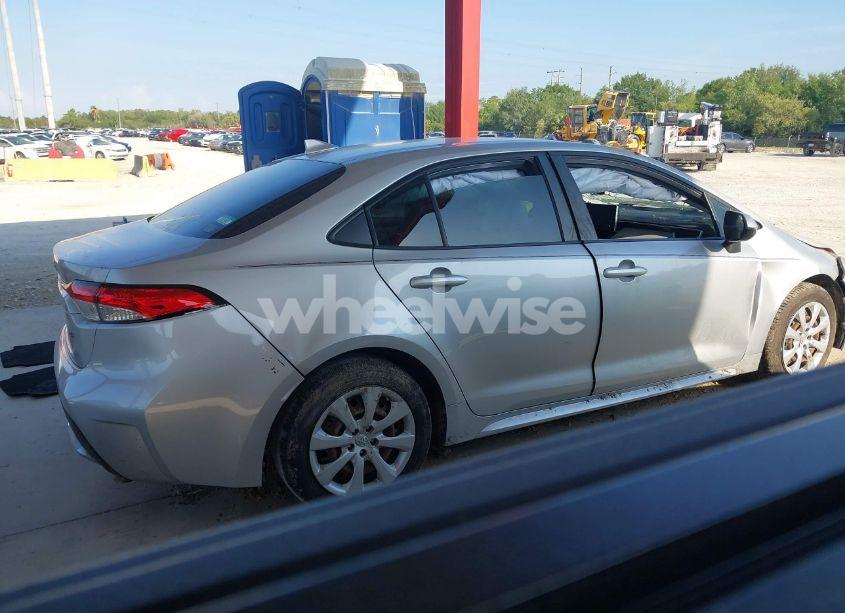 Photo 13 of 2021 Toyota Corolla LE (VIN JTDEPMAE0MJ125857)