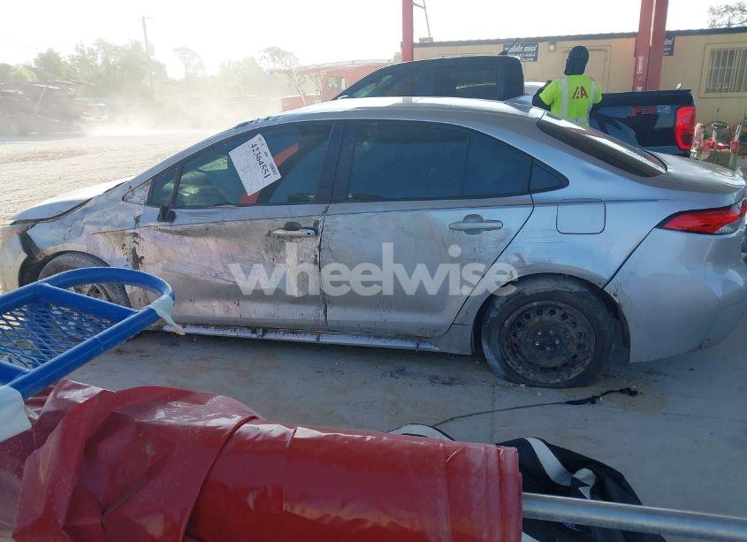 Photo 14 of 2021 Toyota Corolla LE (VIN JTDEPMAE0MJ125857)