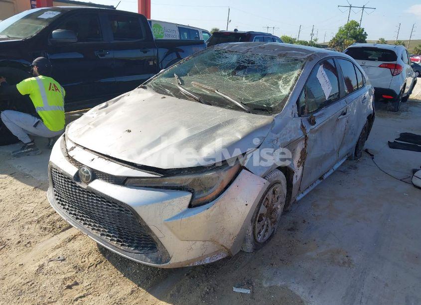 Photo 2 of 2021 Toyota Corolla LE (VIN JTDEPMAE0MJ125857)