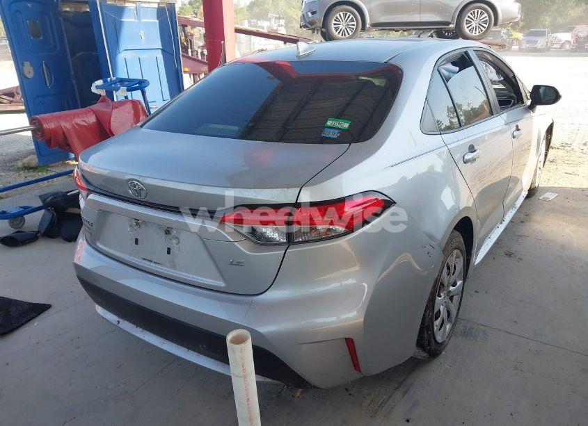 Photo 4 of 2021 Toyota Corolla LE (VIN JTDEPMAE0MJ125857)