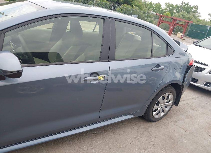 Photo 14 of 2021 Toyota Corolla LE (VIN JTDEPMAE0MJ129262)