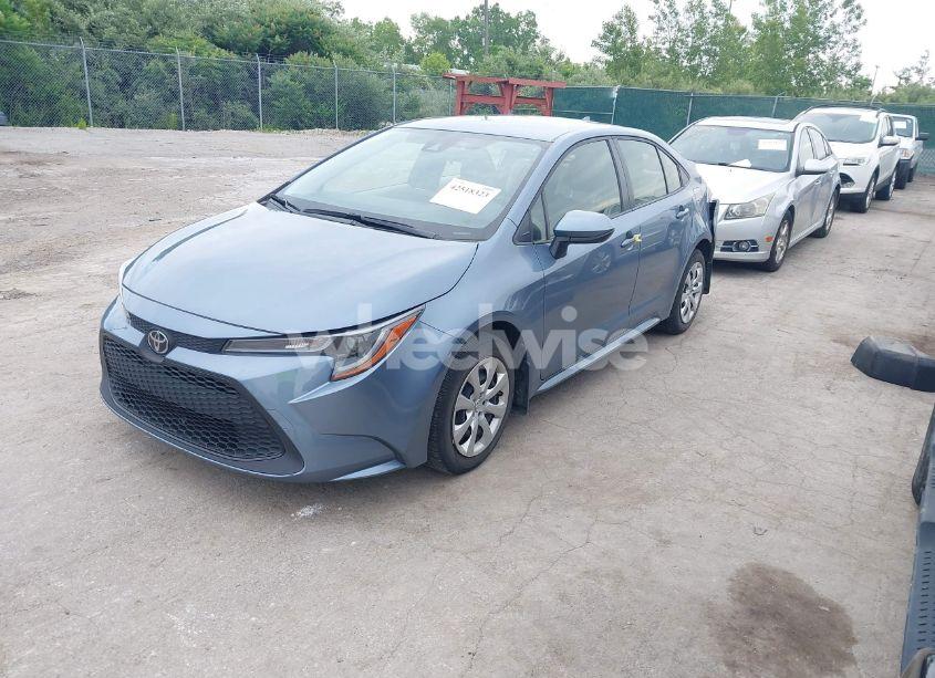 Photo 2 of 2021 Toyota Corolla LE (VIN JTDEPMAE0MJ129262)