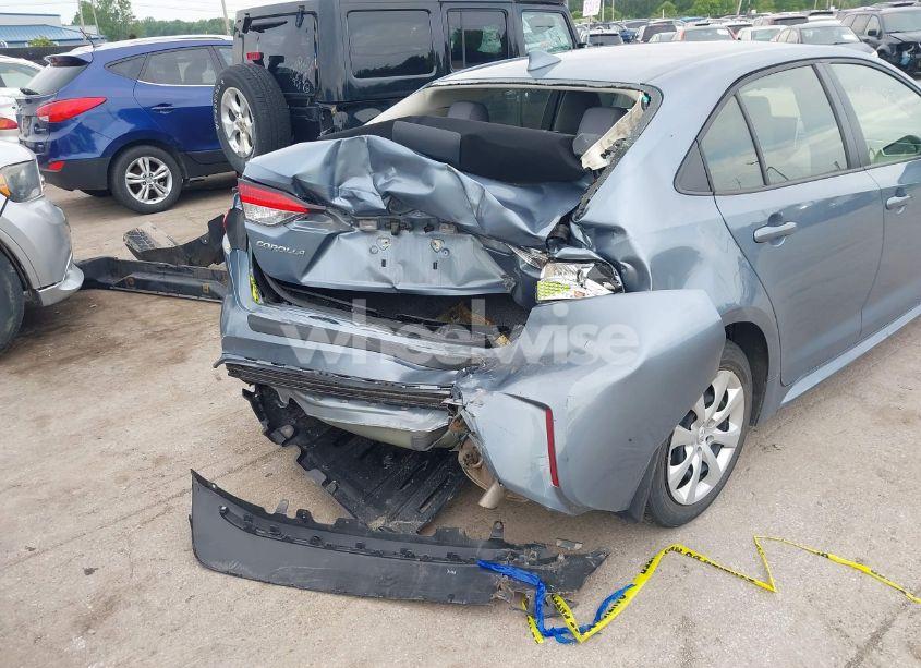 Photo 6 of 2021 Toyota Corolla LE (VIN JTDEPMAE0MJ129262)