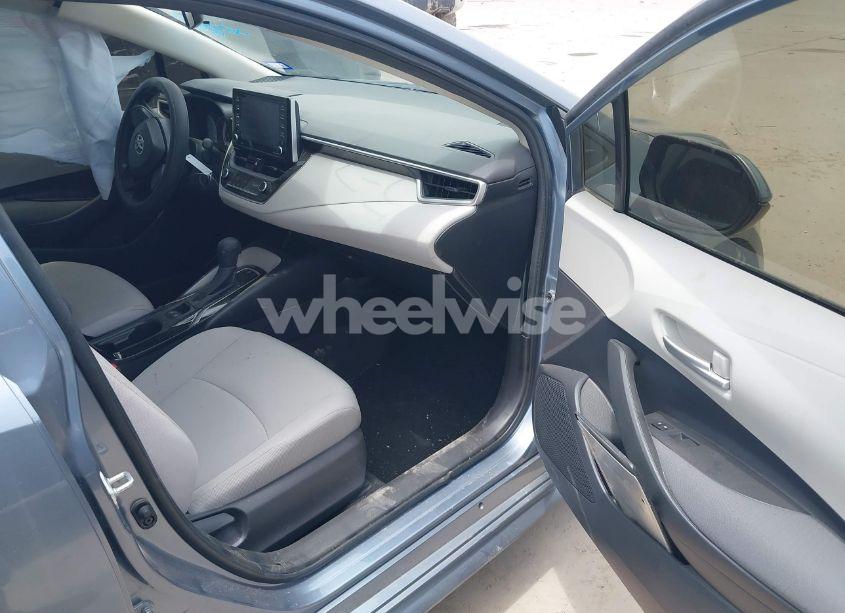 Photo 5 of 2021 Toyota Corolla LE (VIN JTDEPMAE0MJ139614)