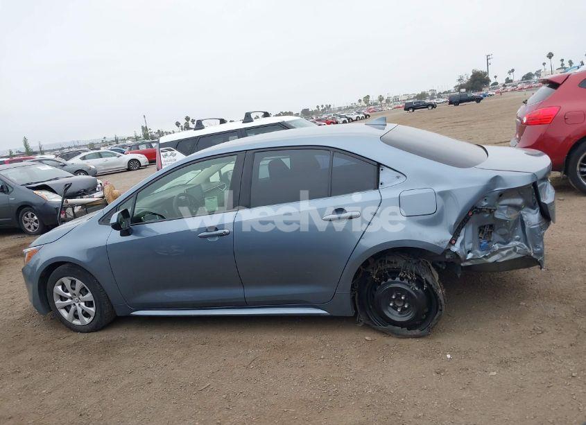 Photo 15 of 2021 Toyota Corolla LE (VIN JTDEPMAE1MJ179247)