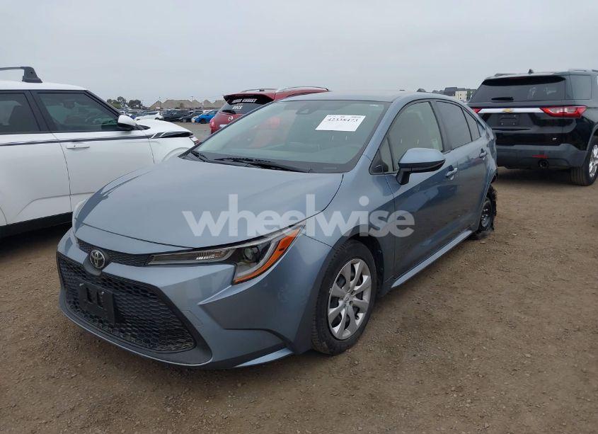 Photo 2 of 2021 Toyota Corolla LE (VIN JTDEPMAE1MJ179247)