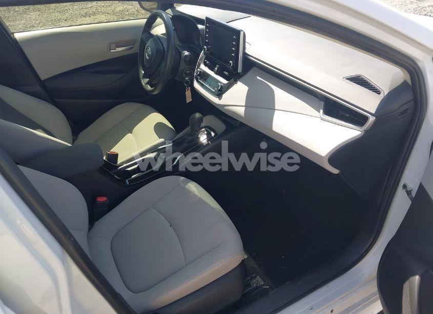 Photo 5 of 2021 Toyota Corolla LE (VIN JTDEPMAE1MJ188126)