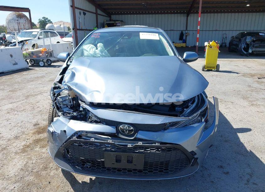 Photo 13 of 2022 Toyota Corolla LE (VIN JTDEPMAE1N3029998)