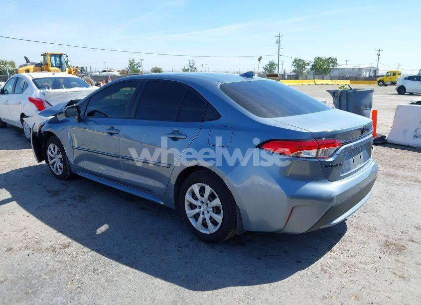 Photo 3 of 2022 Toyota Corolla LE (VIN JTDEPMAE1N3029998)