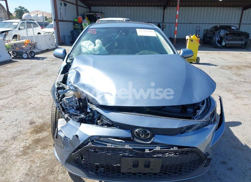 Photo 6 of 2022 Toyota Corolla LE (VIN JTDEPMAE1N3029998)