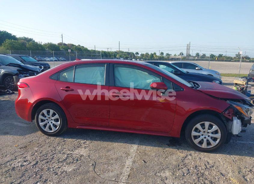 Photo 14 of 2022 Toyota Corolla LE (VIN JTDEPMAE1NJ228254)