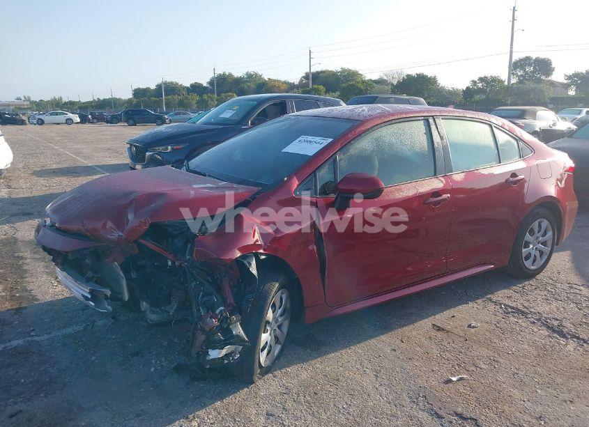 Photo 2 of 2022 Toyota Corolla LE (VIN JTDEPMAE1NJ228254)
