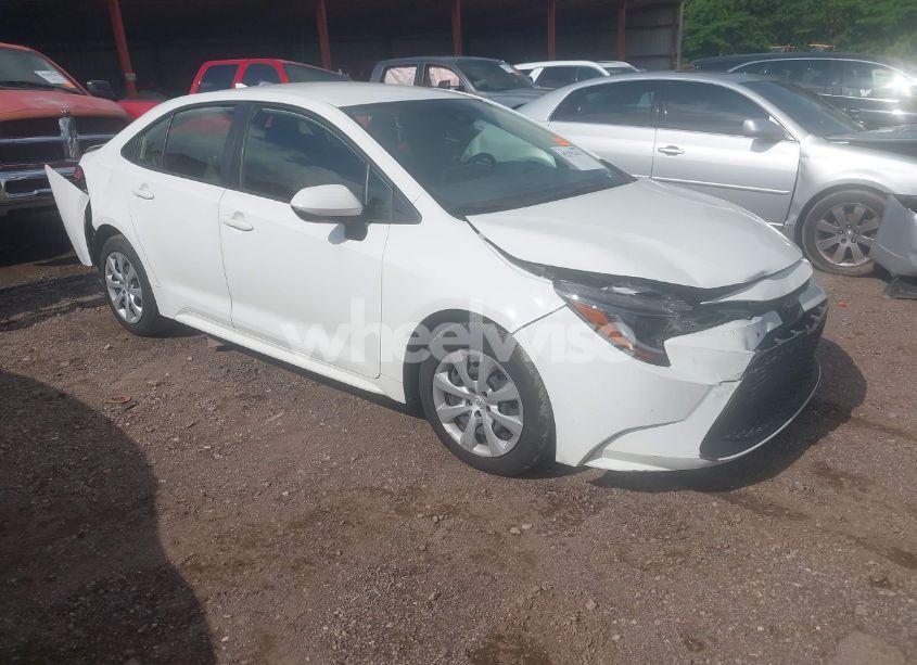 2022 Toyota Corolla LE (VIN JTDEPMAE2N3022672) main photo