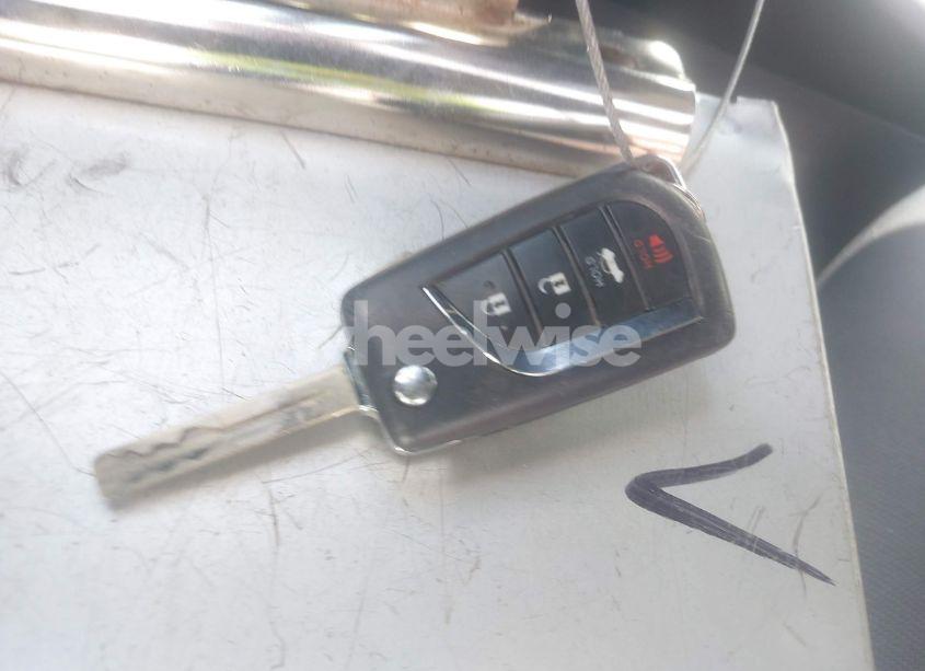 Photo 11 of 2022 Toyota Corolla LE (VIN JTDEPMAE2N3022672)