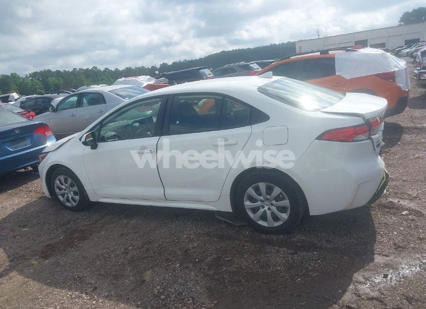 Photo 14 of 2022 Toyota Corolla LE (VIN JTDEPMAE2N3022672)