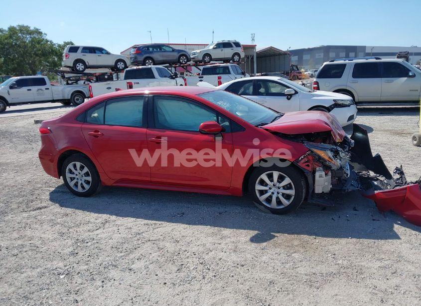 Photo 13 of 2021 Toyota Corolla LE (VIN JTDEPMAE3MJ176656)