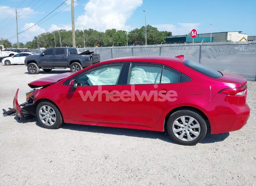 Photo 14 of 2021 Toyota Corolla LE (VIN JTDEPMAE3MJ176656)