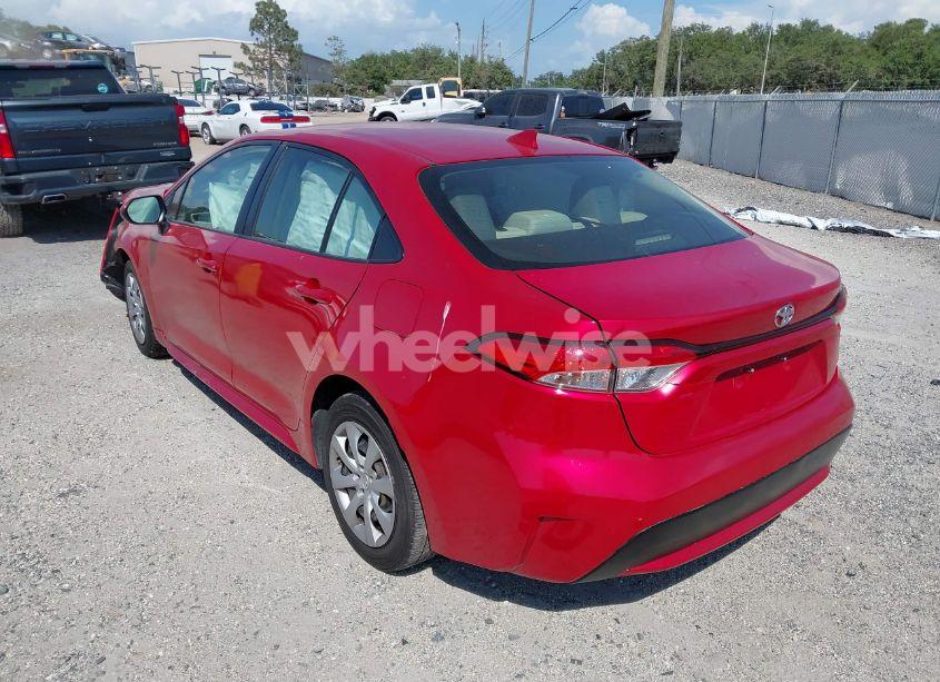 Photo 3 of 2021 Toyota Corolla LE (VIN JTDEPMAE3MJ176656)