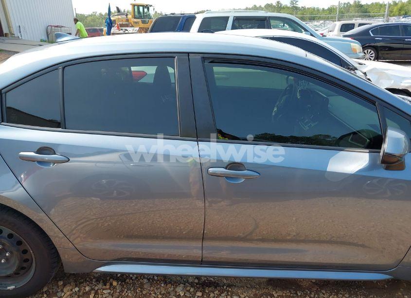 Photo 13 of 2022 Toyota Corolla LE (VIN JTDEPMAE3NJ202836)