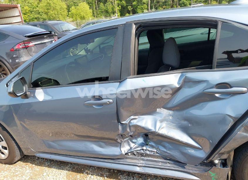 Photo 14 of 2022 Toyota Corolla LE (VIN JTDEPMAE3NJ202836)