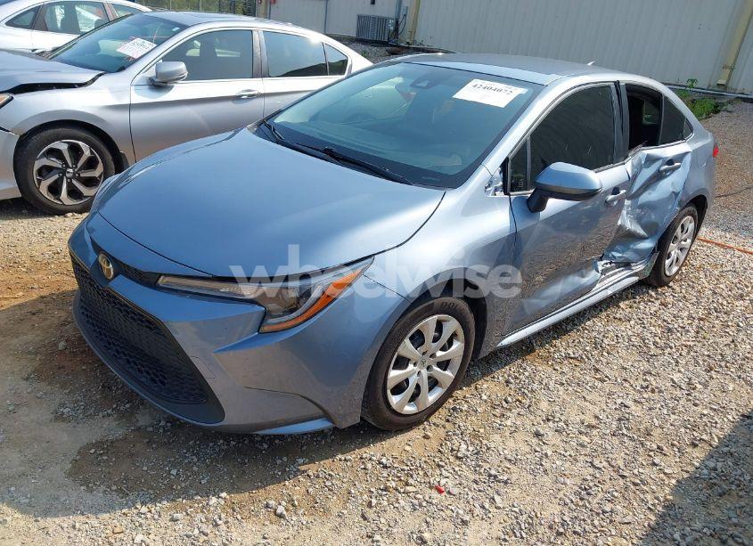 Photo 2 of 2022 Toyota Corolla LE (VIN JTDEPMAE3NJ202836)