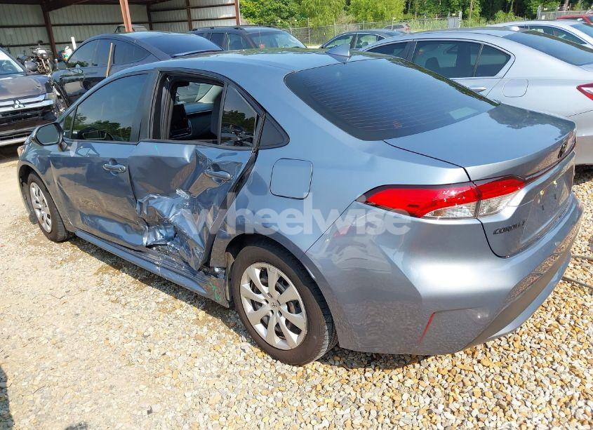 Photo 3 of 2022 Toyota Corolla LE (VIN JTDEPMAE3NJ202836)