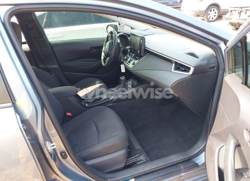 Photo 5 of 2022 Toyota Corolla LE (VIN JTDEPMAE3NJ202836)