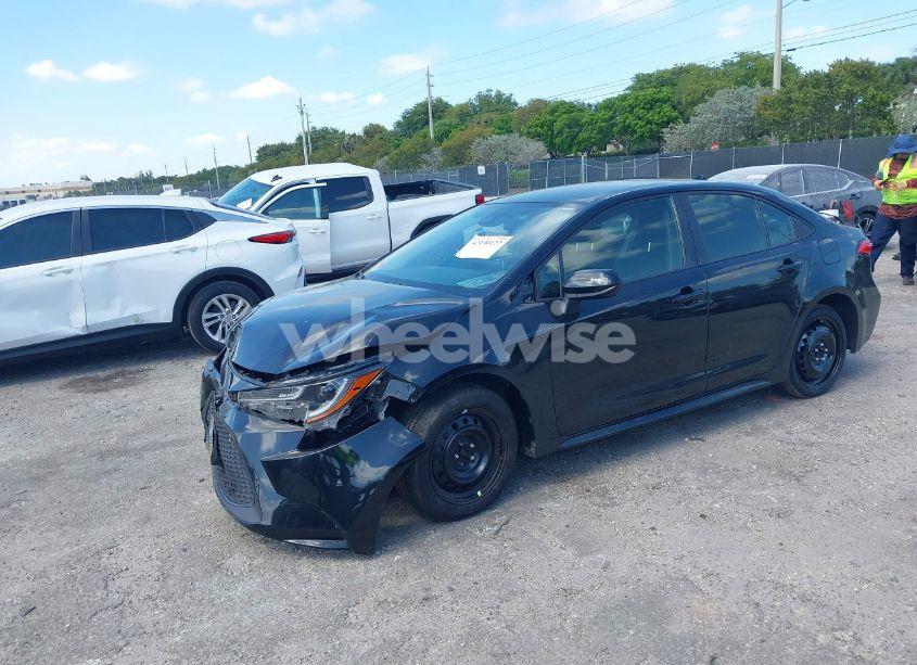 Photo 2 of 2021 Toyota Corolla LE (VIN JTDEPMAE4MJ179744)