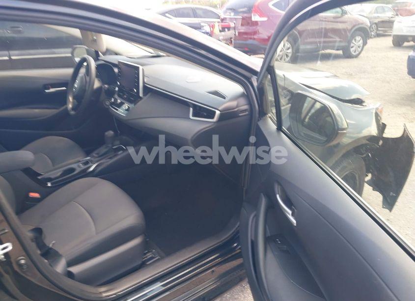 Photo 5 of 2021 Toyota Corolla LE (VIN JTDEPMAE4MJ179744)