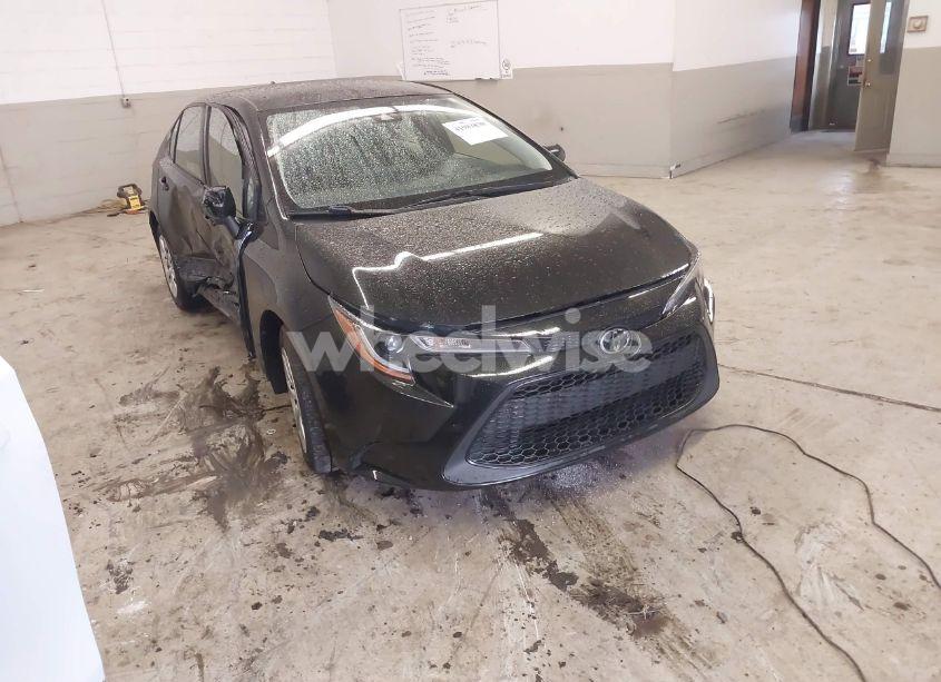 2021 Toyota Corolla LE (VIN JTDEPMAE4MJ186595) main photo
