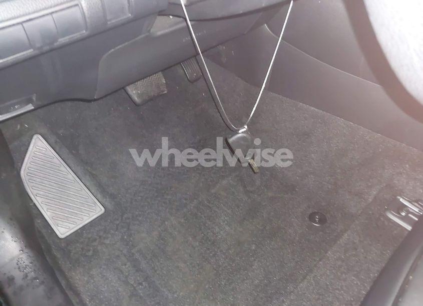 Photo 11 of 2021 Toyota Corolla LE (VIN JTDEPMAE4MJ186595)