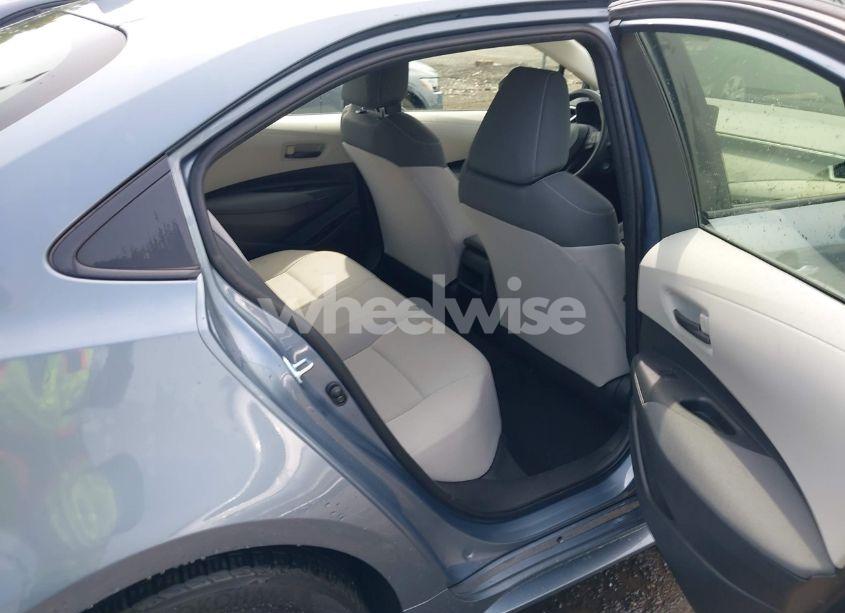 Photo 8 of 2022 Toyota Corolla LE (VIN JTDEPMAE4N3004674)