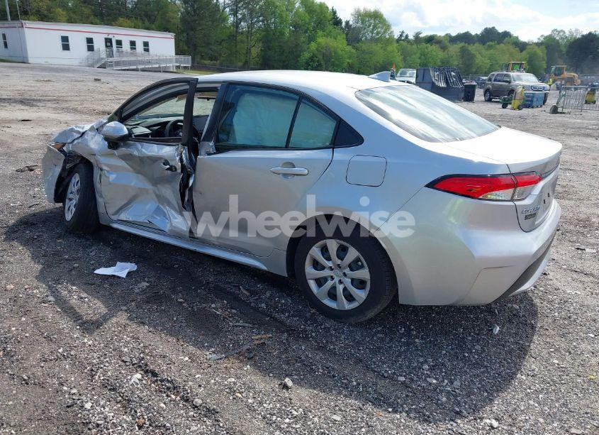 Photo 3 of 2022 Toyota Corolla LE (VIN JTDEPMAE4N3016548)