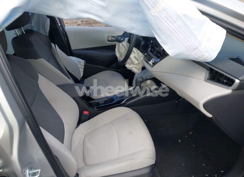 Photo 5 of 2022 Toyota Corolla LE (VIN JTDEPMAE4N3016548)