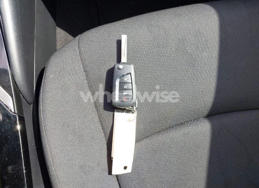 Photo 11 of 2021 Toyota Corolla LE (VIN JTDEPMAE5MJ130780)