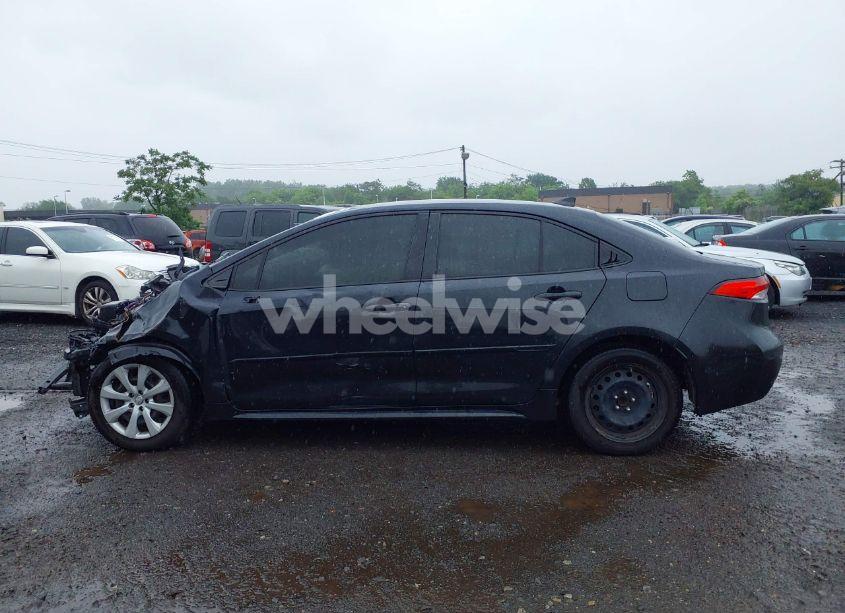 Photo 14 of 2021 Toyota Corolla LE (VIN JTDEPMAE5MJ135932)