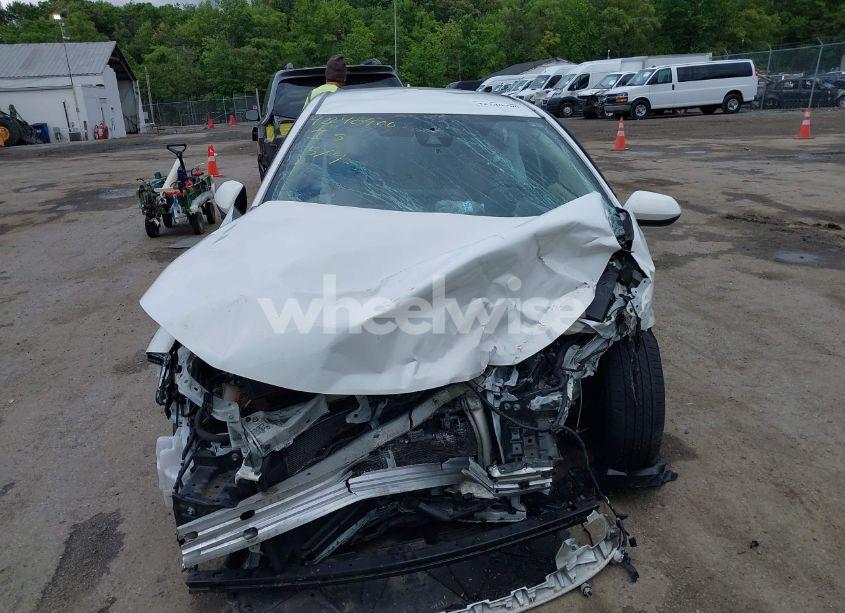 Photo 12 of 2021 Toyota Corolla LE (VIN JTDEPMAE5MJ185326)