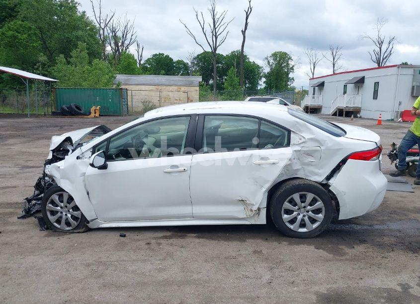 Photo 14 of 2021 Toyota Corolla LE (VIN JTDEPMAE5MJ185326)