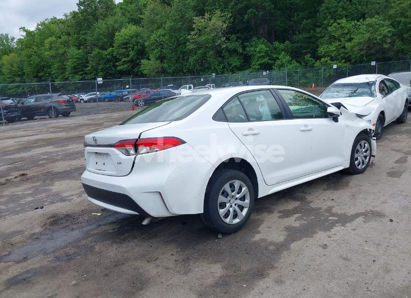 Photo 4 of 2021 Toyota Corolla LE (VIN JTDEPMAE5MJ185326)