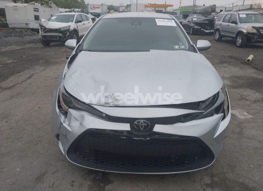 Photo 6 of 2022 Toyota Corolla LE (VIN JTDEPMAE5N3014324)