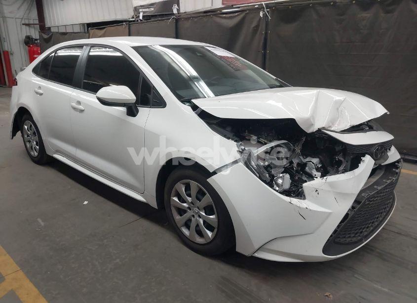2022 Toyota Corolla LE (VIN JTDEPMAE5N3022066) main photo