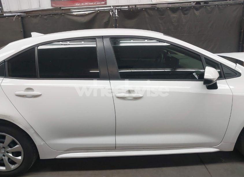 Photo 13 of 2022 Toyota Corolla LE (VIN JTDEPMAE5N3022066)