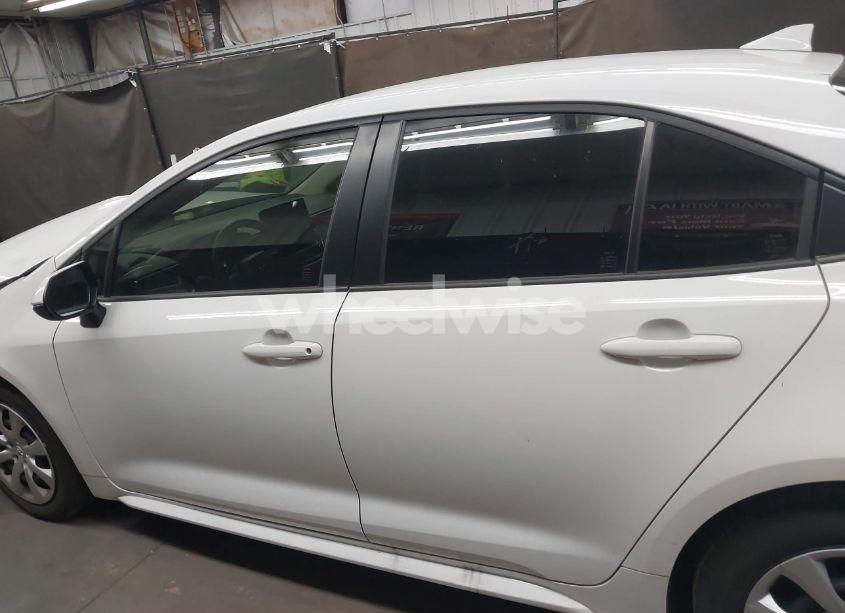 Photo 14 of 2022 Toyota Corolla LE (VIN JTDEPMAE5N3022066)