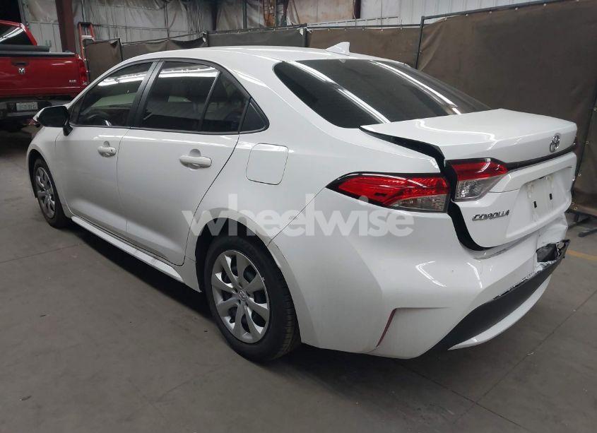 Photo 3 of 2022 Toyota Corolla LE (VIN JTDEPMAE5N3022066)