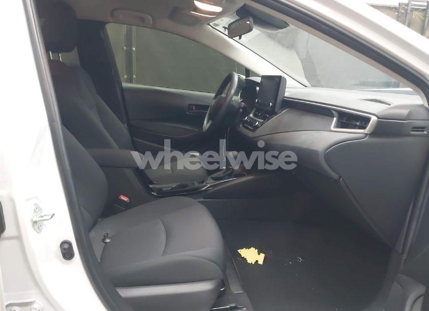 Photo 5 of 2022 Toyota Corolla LE (VIN JTDEPMAE5N3022066)