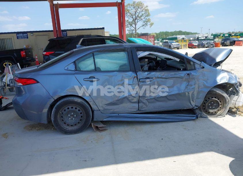 Photo 14 of 2022 Toyota Corolla LE (VIN JTDEPMAE5NJ218049)