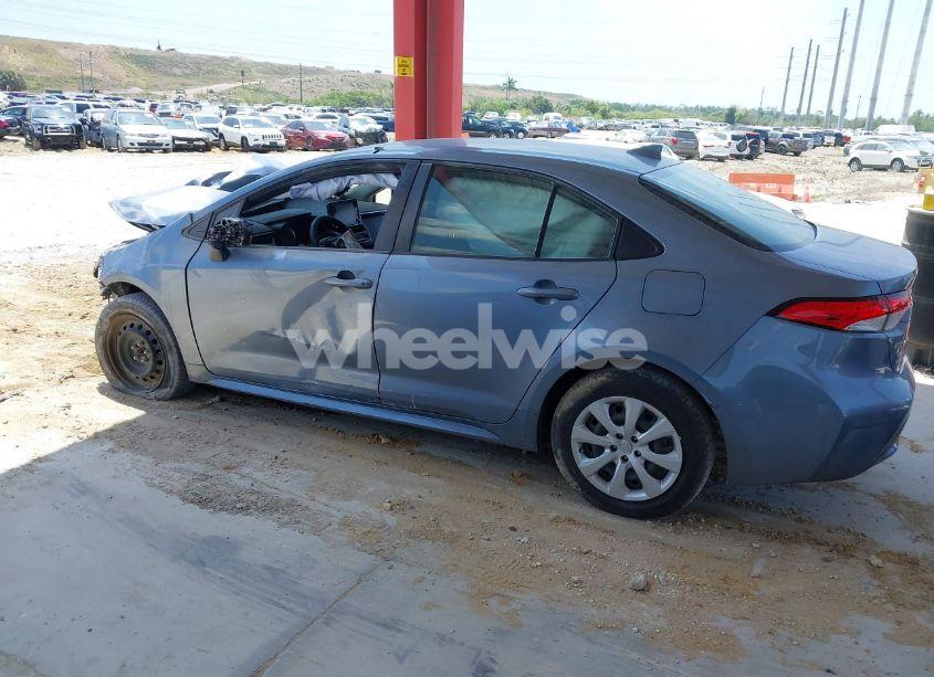 Photo 15 of 2022 Toyota Corolla LE (VIN JTDEPMAE5NJ218049)