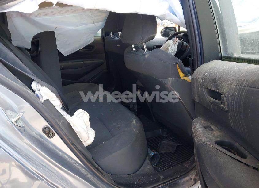 Photo 8 of 2022 Toyota Corolla LE (VIN JTDEPMAE5NJ218049)