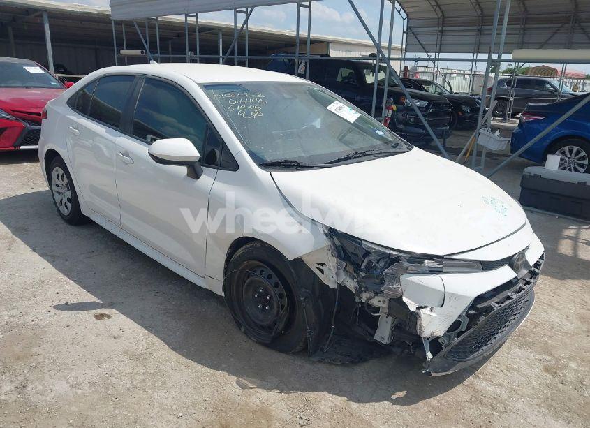 2022 Toyota Corolla LE (VIN JTDEPMAE6N3016440) main photo